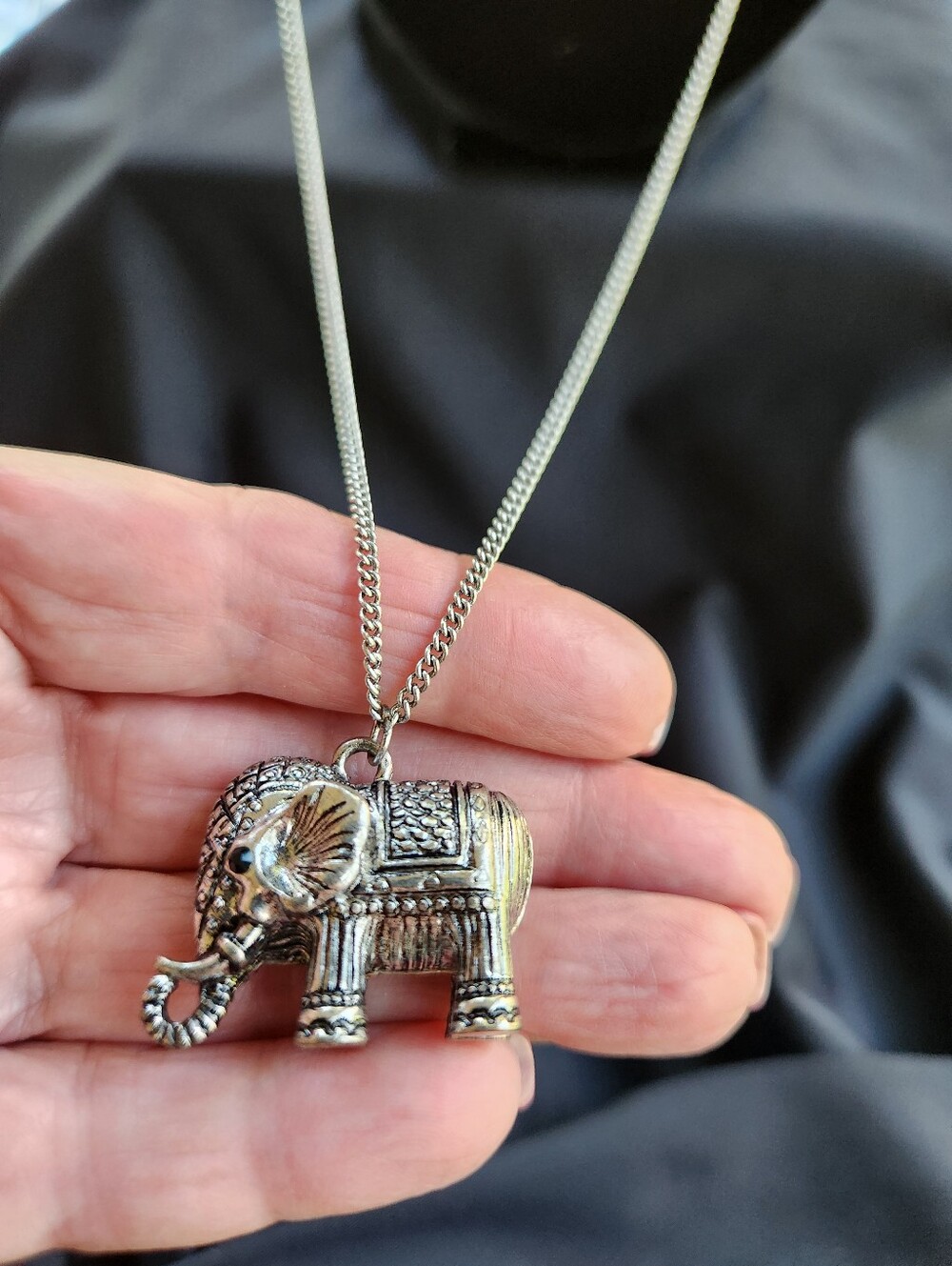 🔥Silver-tone Very Detailed Elephant Pendant Necklace - Women's Jewelry